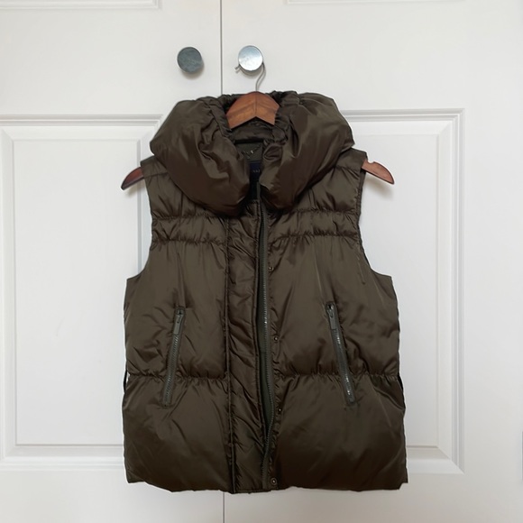 Dark green BCBG puffer vest - Picture 1 of 2
